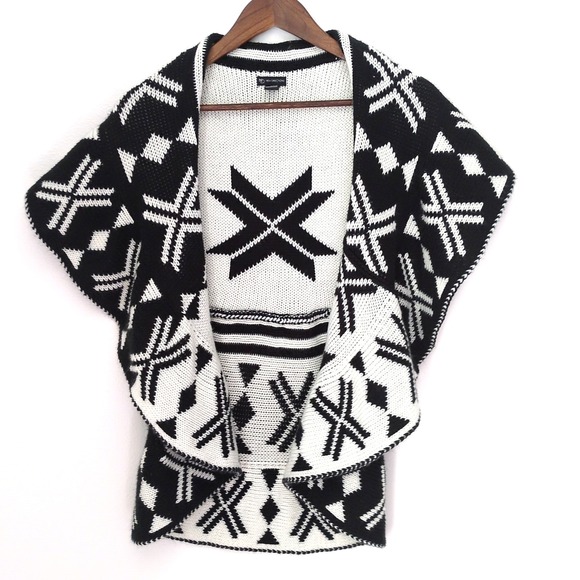 new directions Sweaters - New Direction Black White Sz‎ L Geo Swiss Pattern Open Front Poncho Sweater Vest